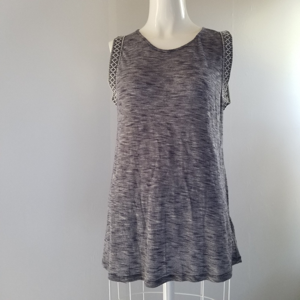 Anthropologie W5 small tank tribal embroidered